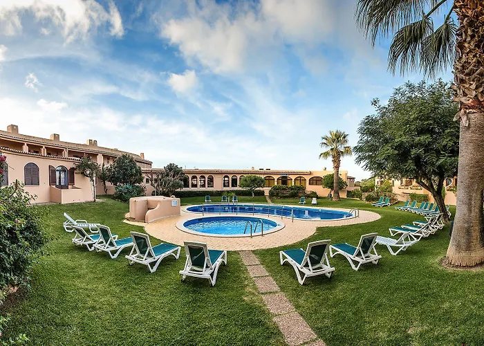 Clube Maria Luisa Αλμπουφέιρα